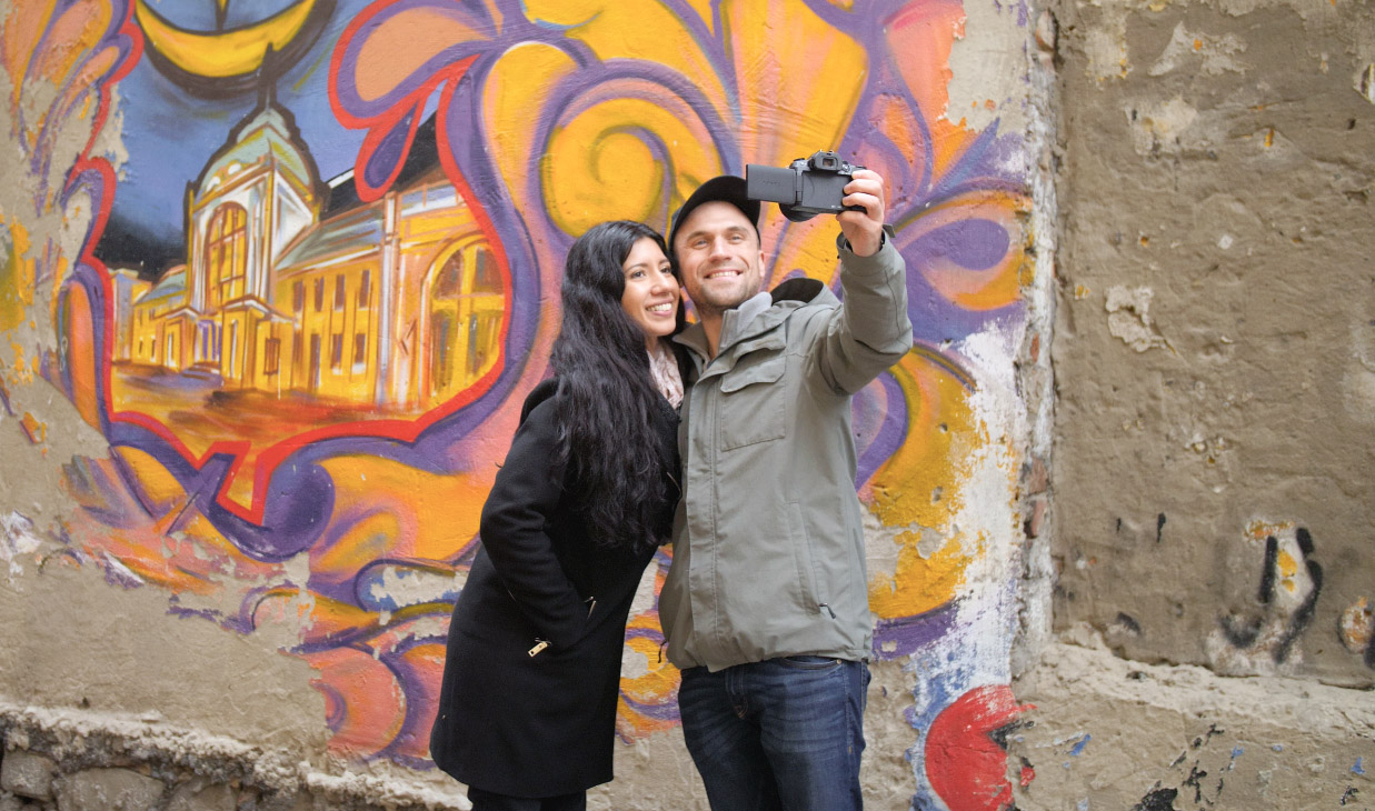 12 YouTube Travel Couples - 2018