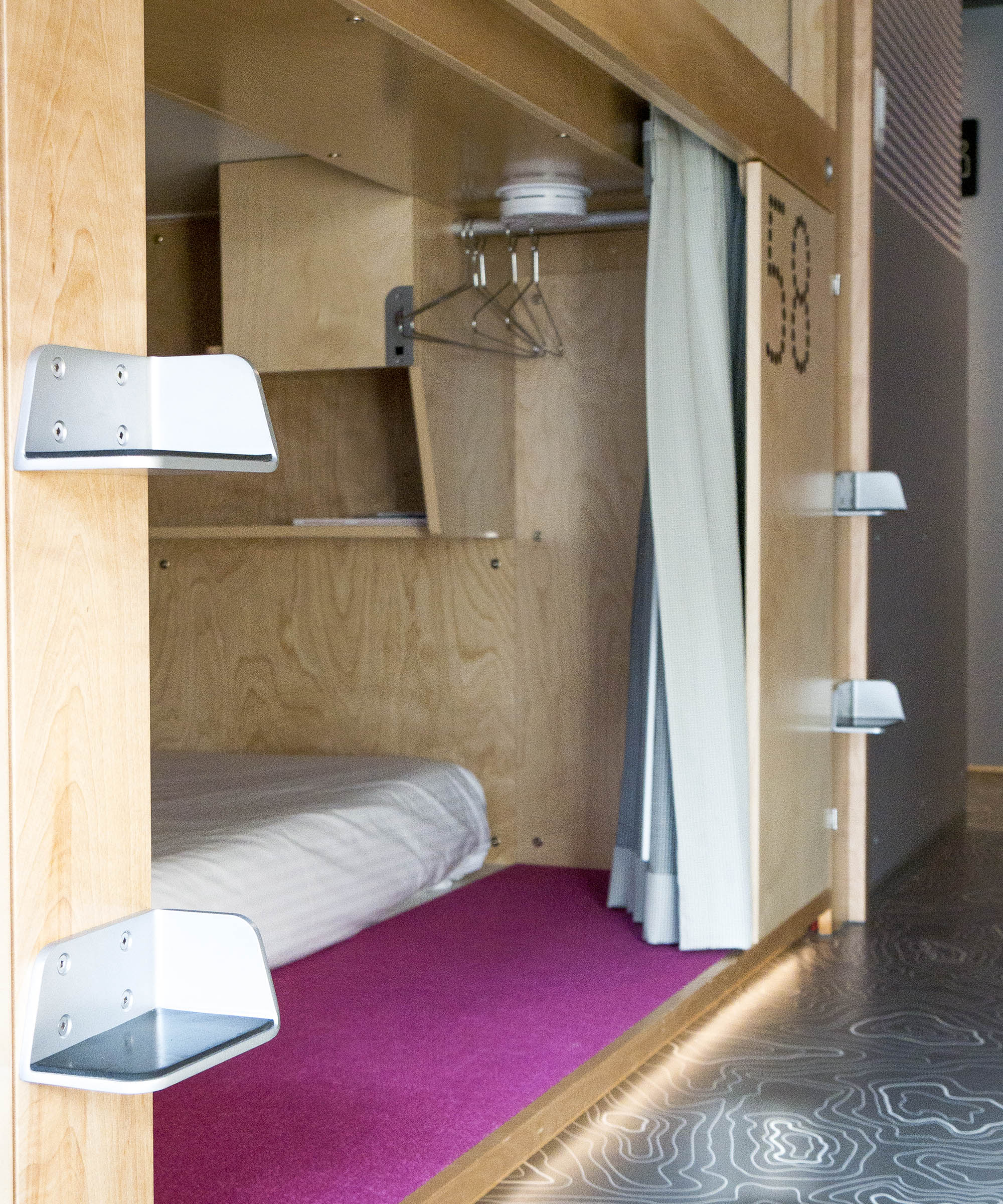 Pangea Pod Hotel - Budget Accommodation in Whistler Village